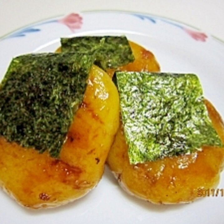 新ジャガイモでおやつ 芋餅の磯辺焼き レシピ 作り方 By 3812 楽天レシピ 新ジャガイモでおやつ 芋餅の磯辺焼き レシピ 作り方 By 3812 楽天レシピ